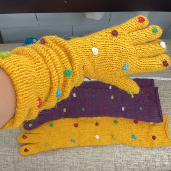 Yellow Long Wool Polka Dot Gloves - Picture 8 of 9